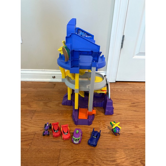 DC Batman Dino Transforming Batcave Playset Fisher Price With Vehicles - Picture 8 of 8